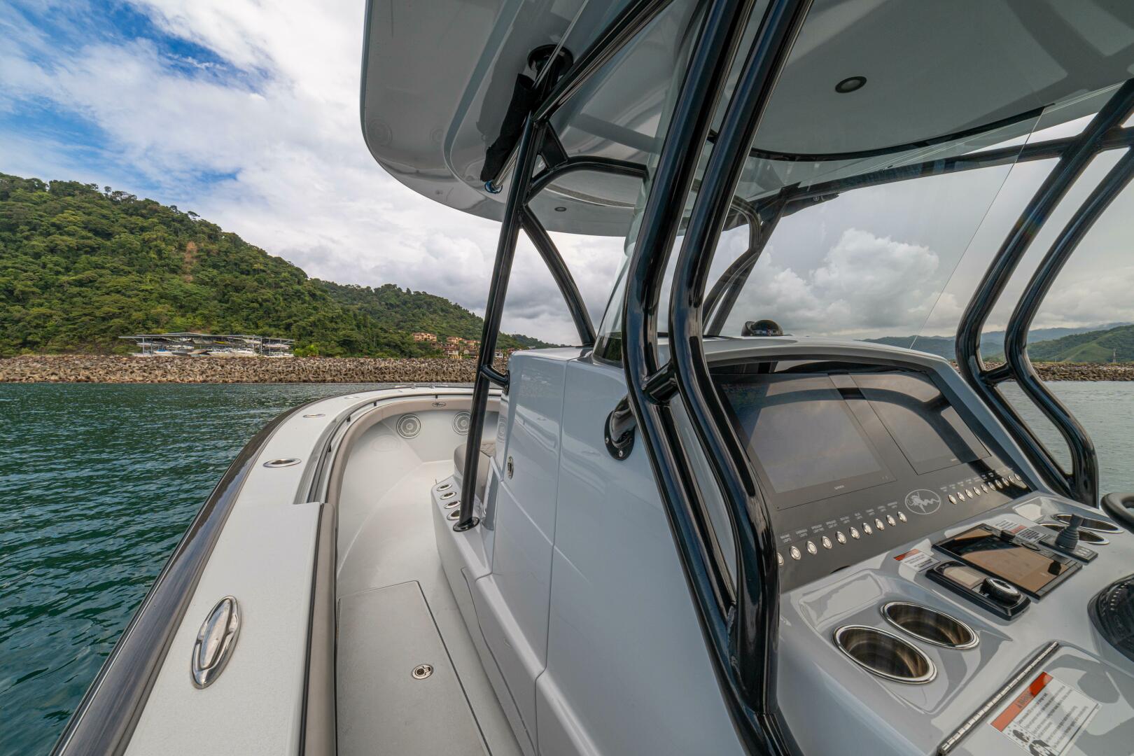 2024 Valhalla Boatworks V-33 - Image 26