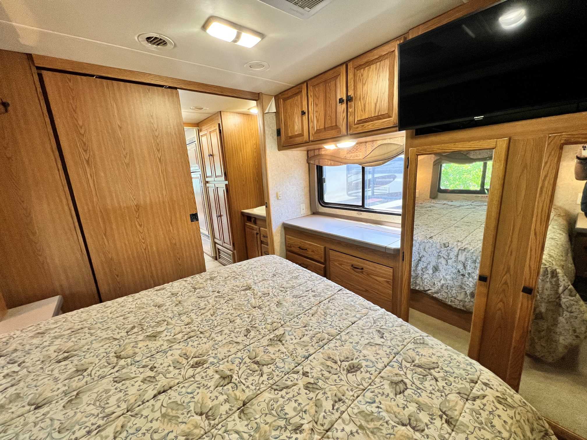 2005 Tiffin Allegro Bay 34XB - Image 29