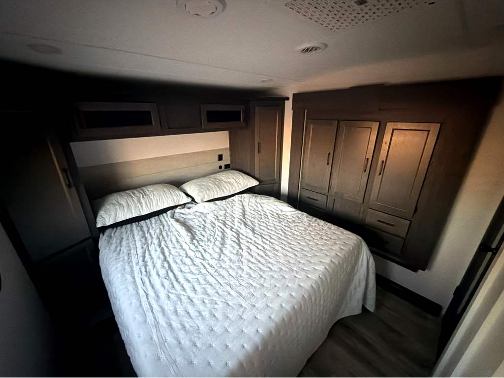 2027 VENTURE RV SPORTTREK 312VTB - Image 21