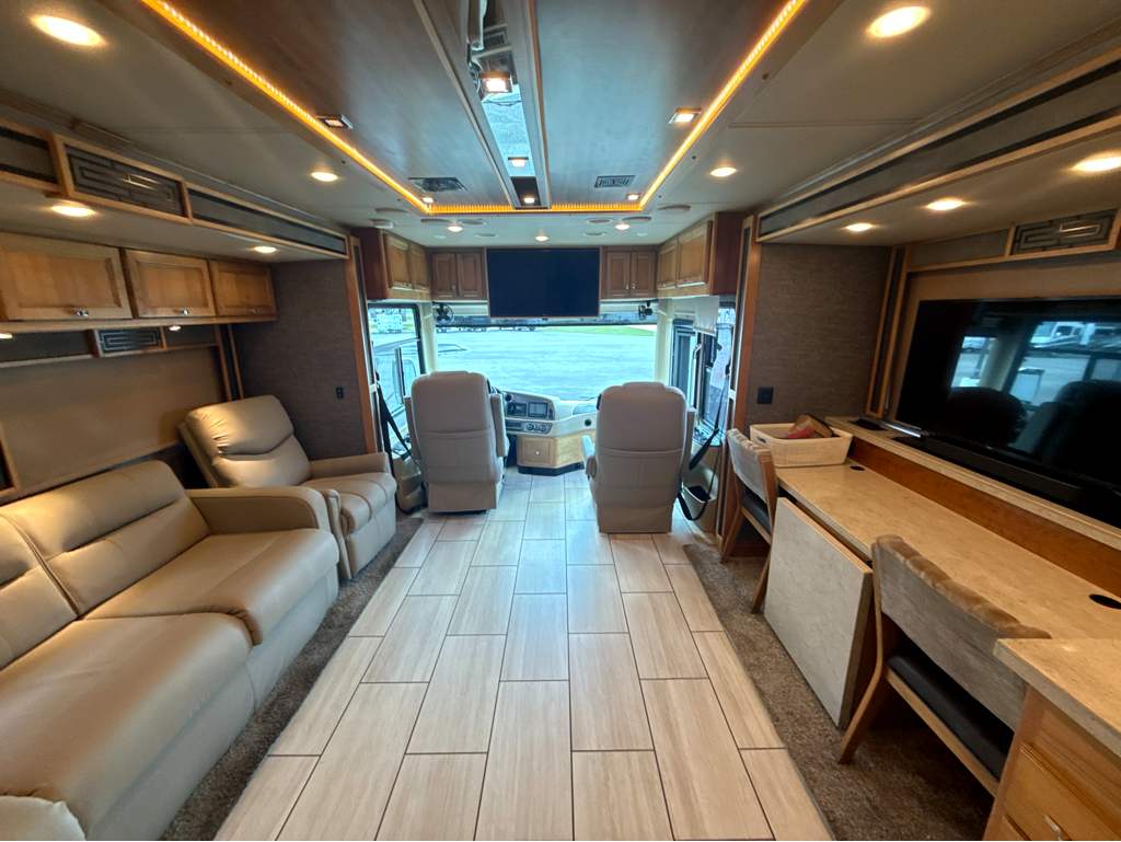 2021 TIFFIN ALLEGRO RED 33 AA - Image 15