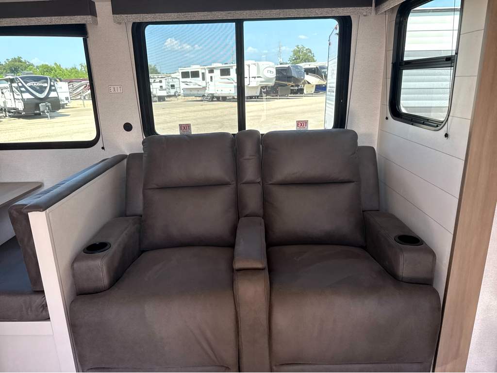 2027 JAYCO JAY FLIGHT 333BTS - Image 13