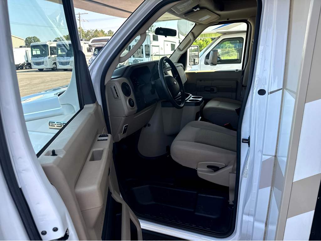 2019 Thor Motor Coach FREEDOM ELITE 24HE - Image 8