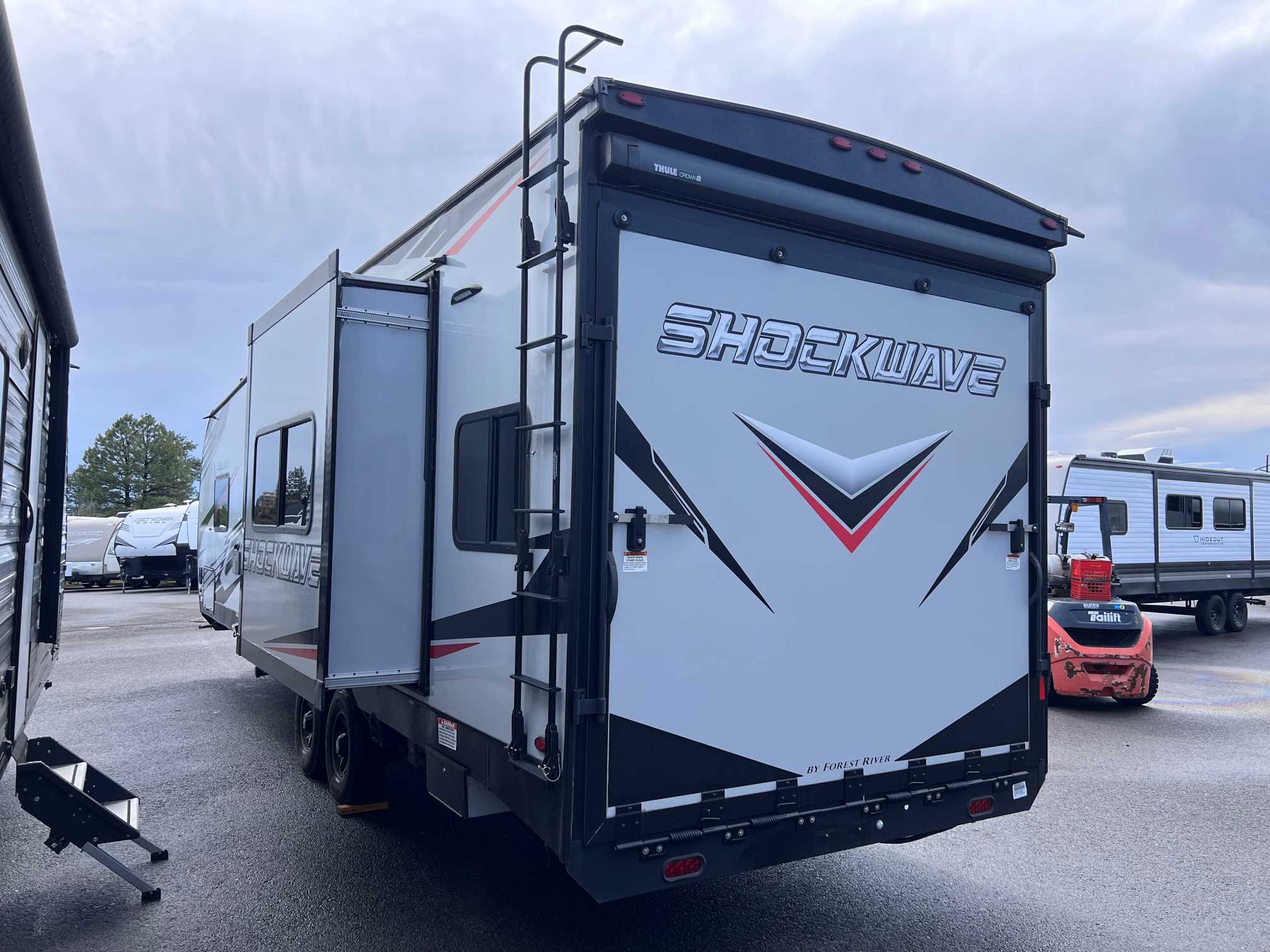 2022 Forest River Shockwave 27RQGMX - Image 5