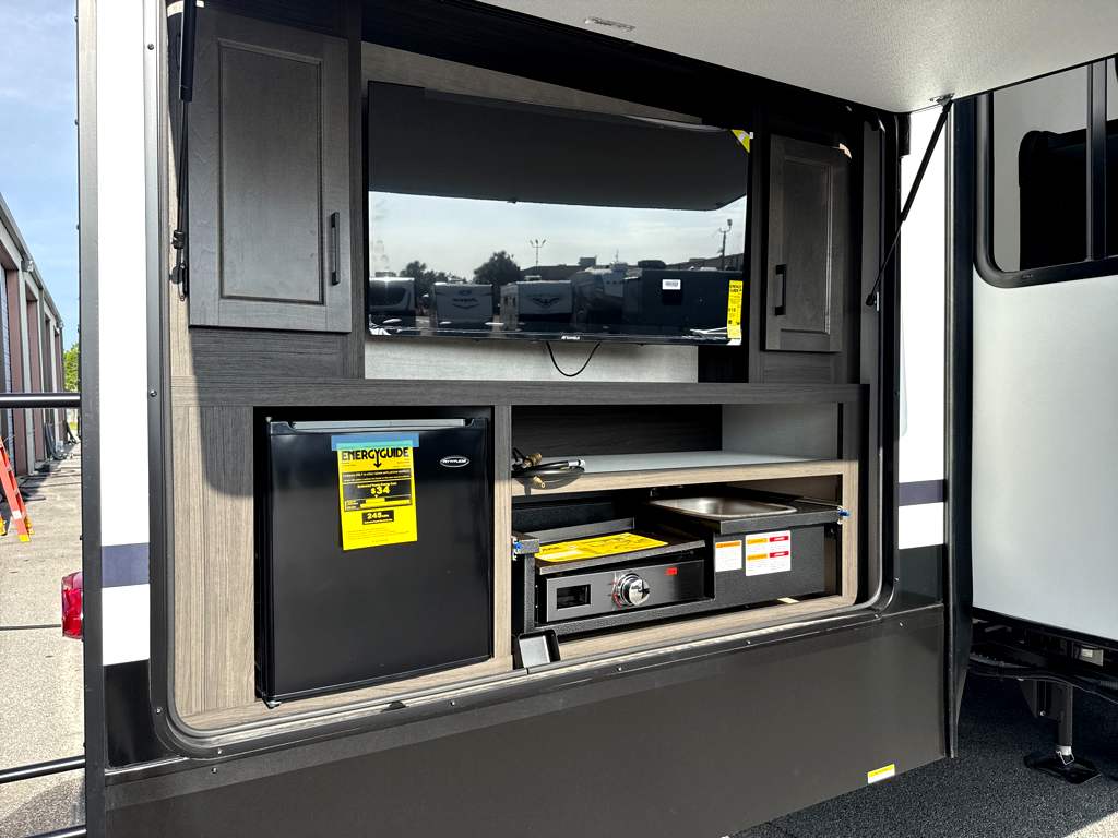 2027 VENTURE RV SPORTTREK 354VBH - Image 5