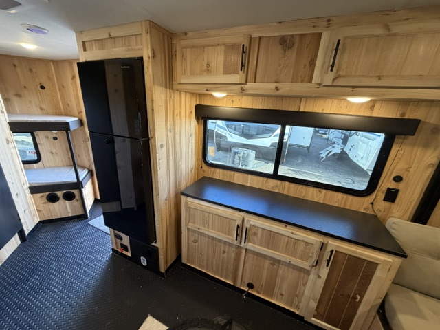 2027 CHEROKEE GREY WOLF 17TRH - Image 24