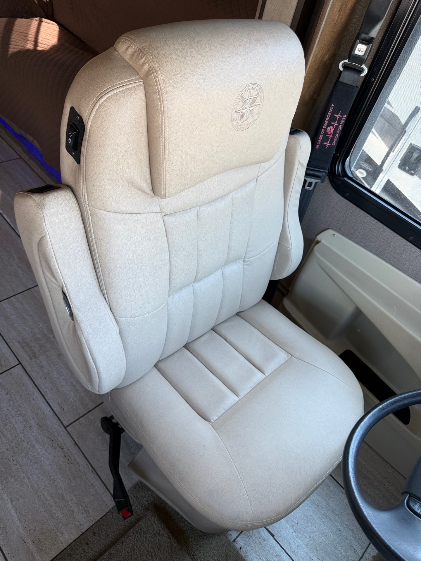 2019 TIFFIN ALLEGRO 34PA - Image 18