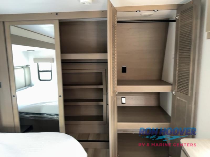 2026 GRAND DESIGN 337RLS - Image 26