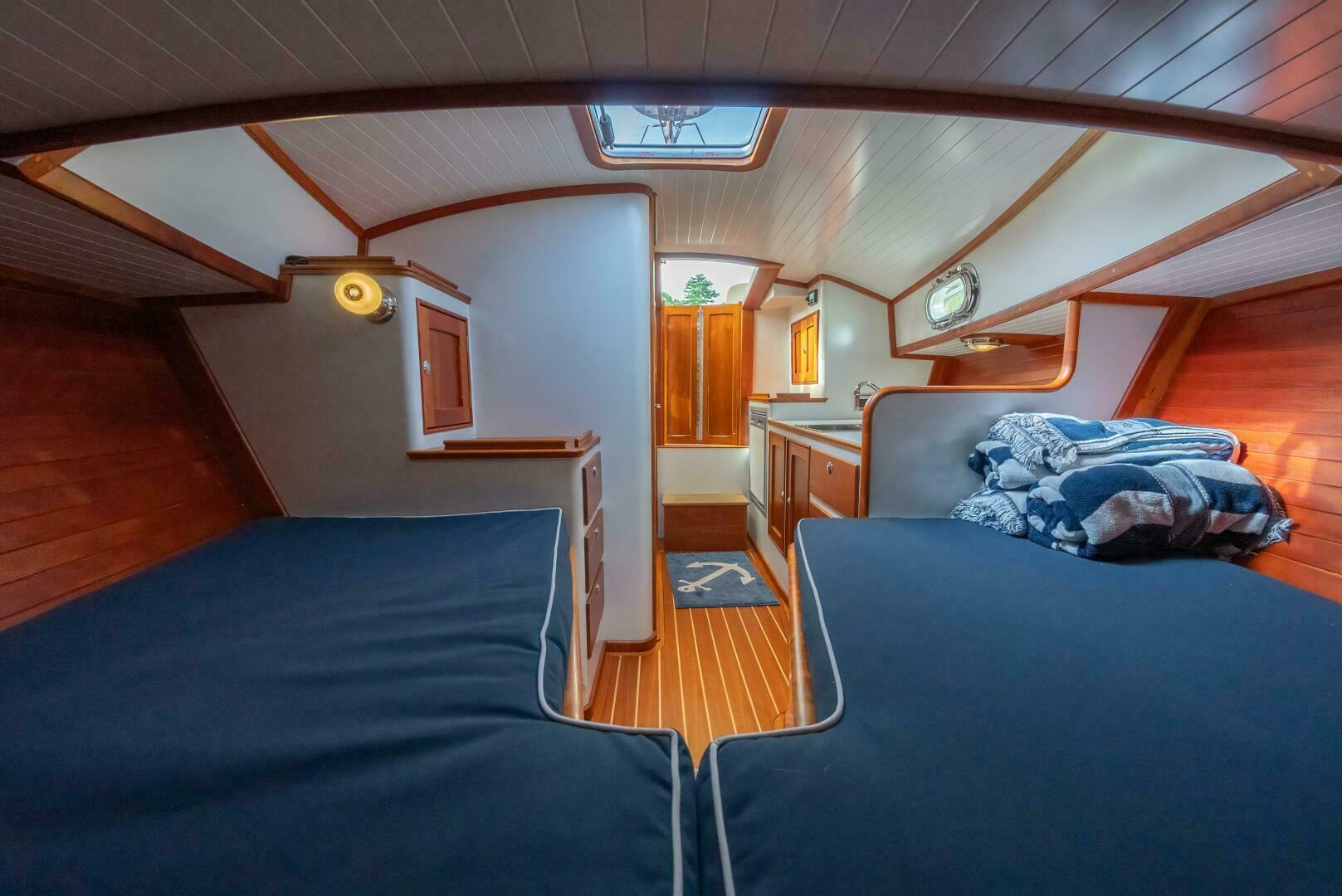 2020 CH Marine Shelter Island Nomad - Image 7
