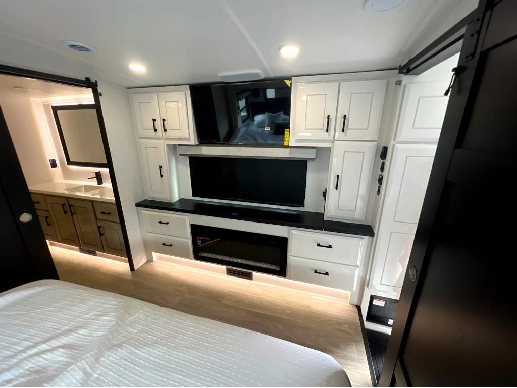 2027 JAYCO PINNACLE 39FBRL - Image 22