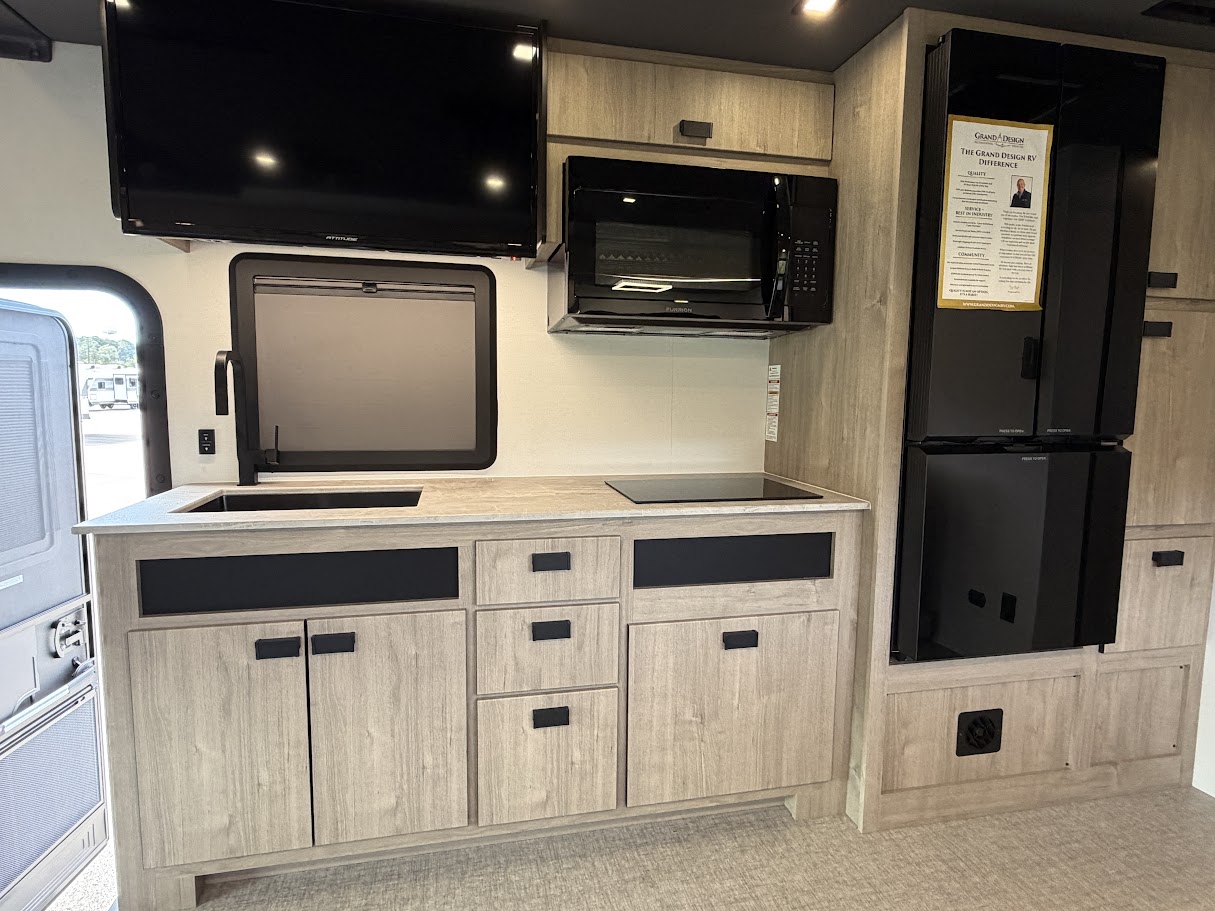 2027 GRAND DESIGN LINEAGE SERIESE 30DC - Image 33