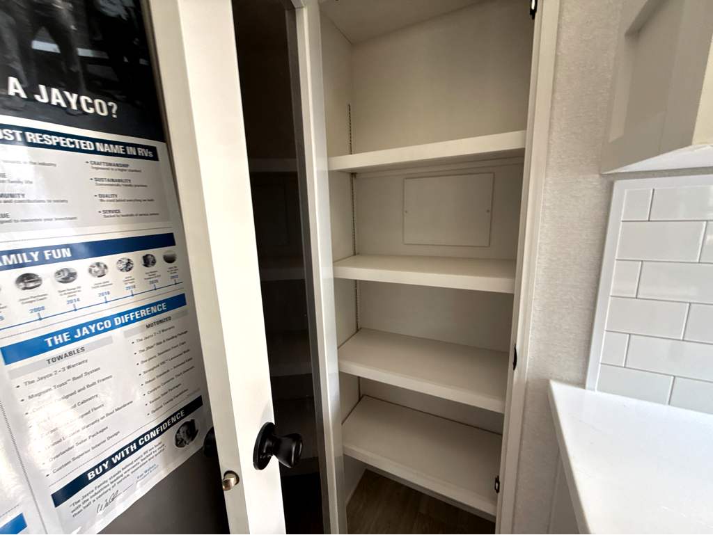 2027 JAYCO PINNACLE 32RLTS - Image 12