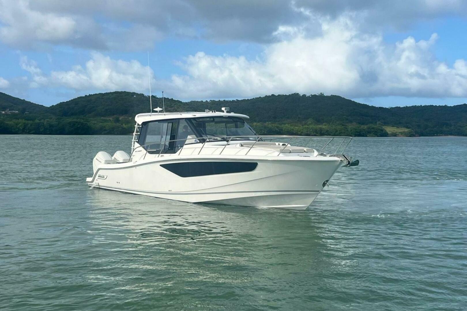 2022 Boston Whaler Conquest 405 - Image 7