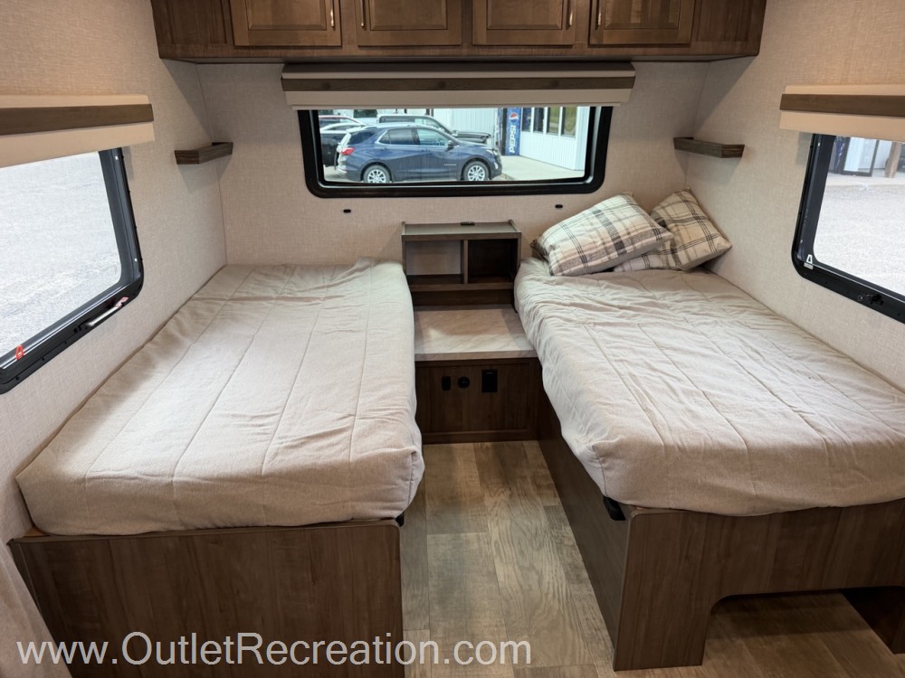 2023 ROCKWOOD MINI LITE 2204S - Image 9
