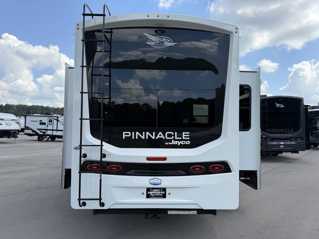 2027 JAYCO PINNACLE 32RLTS - Image 4