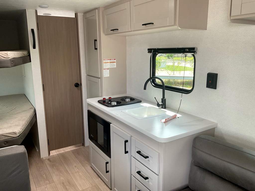 2027 JAYCO Jay Flight 250 BH - Image 15