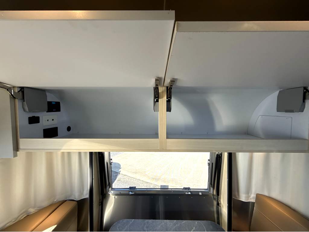 2026 AIRSTREAM FLYING CLOUD 25FBQ - Image 14