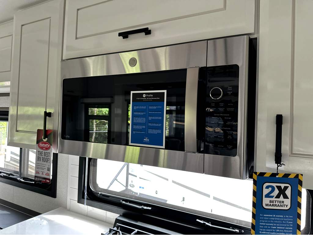 2027 JAYCO PINNACLE 32RLTS - Image 17