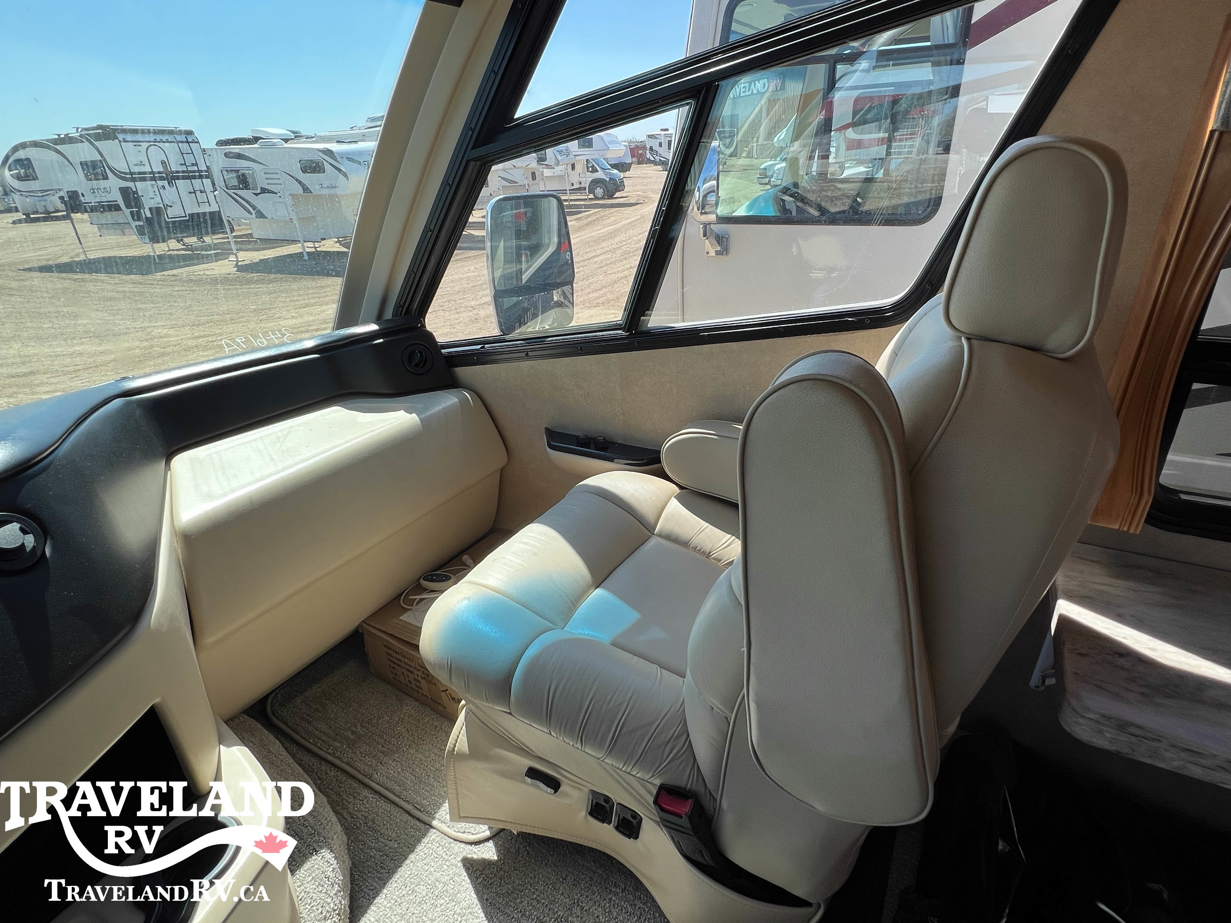 2012 Monaco RV Vesta 35PBD - Image 11