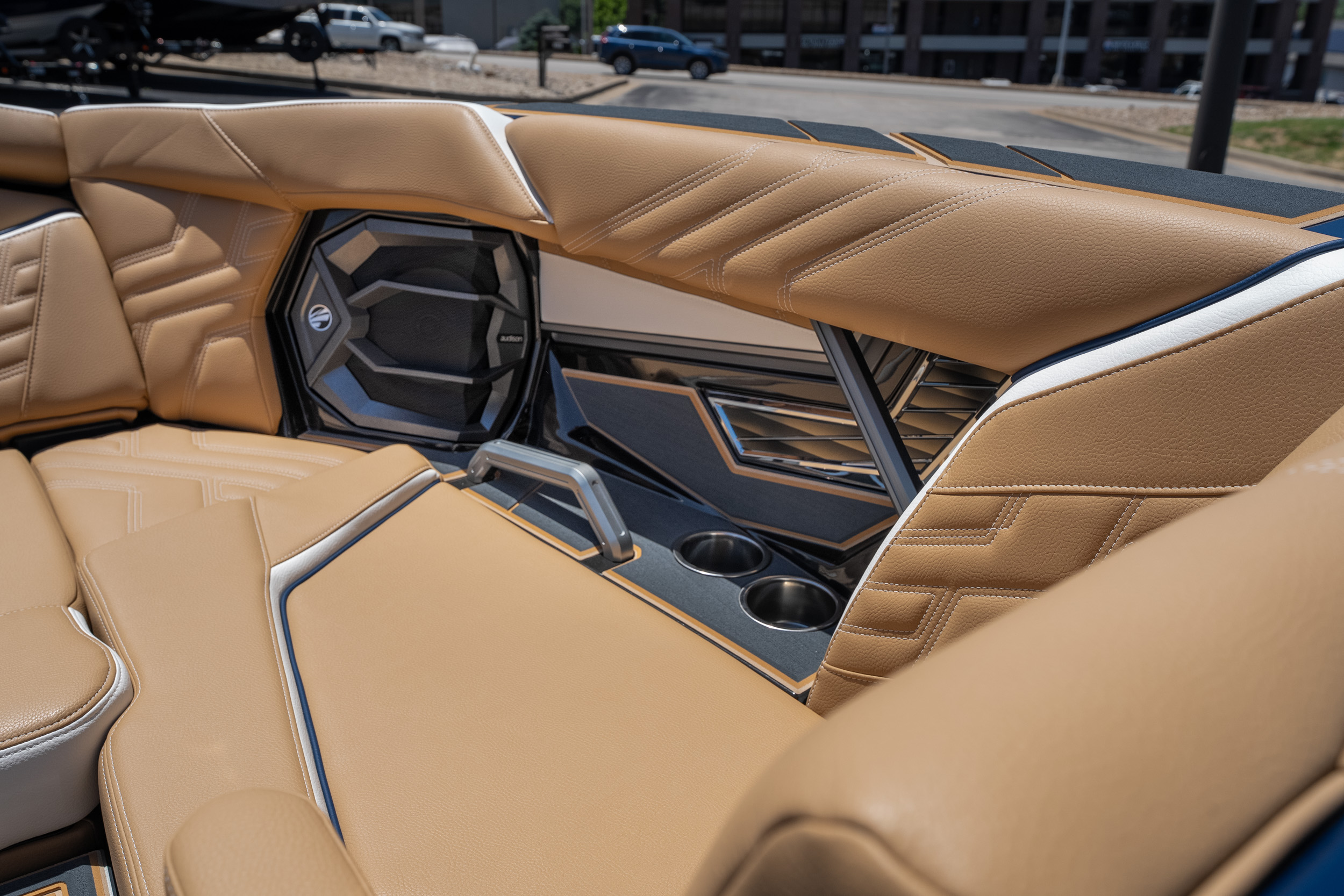 2026 Tigé Ultré 23ZX - Image 18