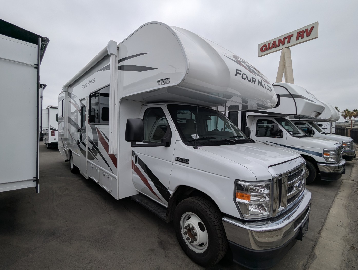 2024 Thor Motor Coach Four Winds 28Z - Image 1