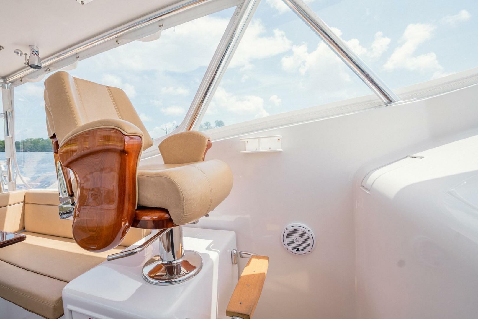 2012 Winter Custom Yachts 38 Express - Image 23