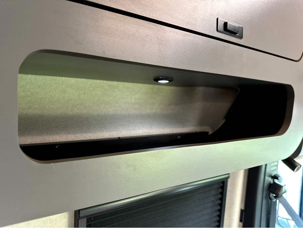 2027 GRAND DESIGN LINEAGE SERIESVP LVP2 - Image 25