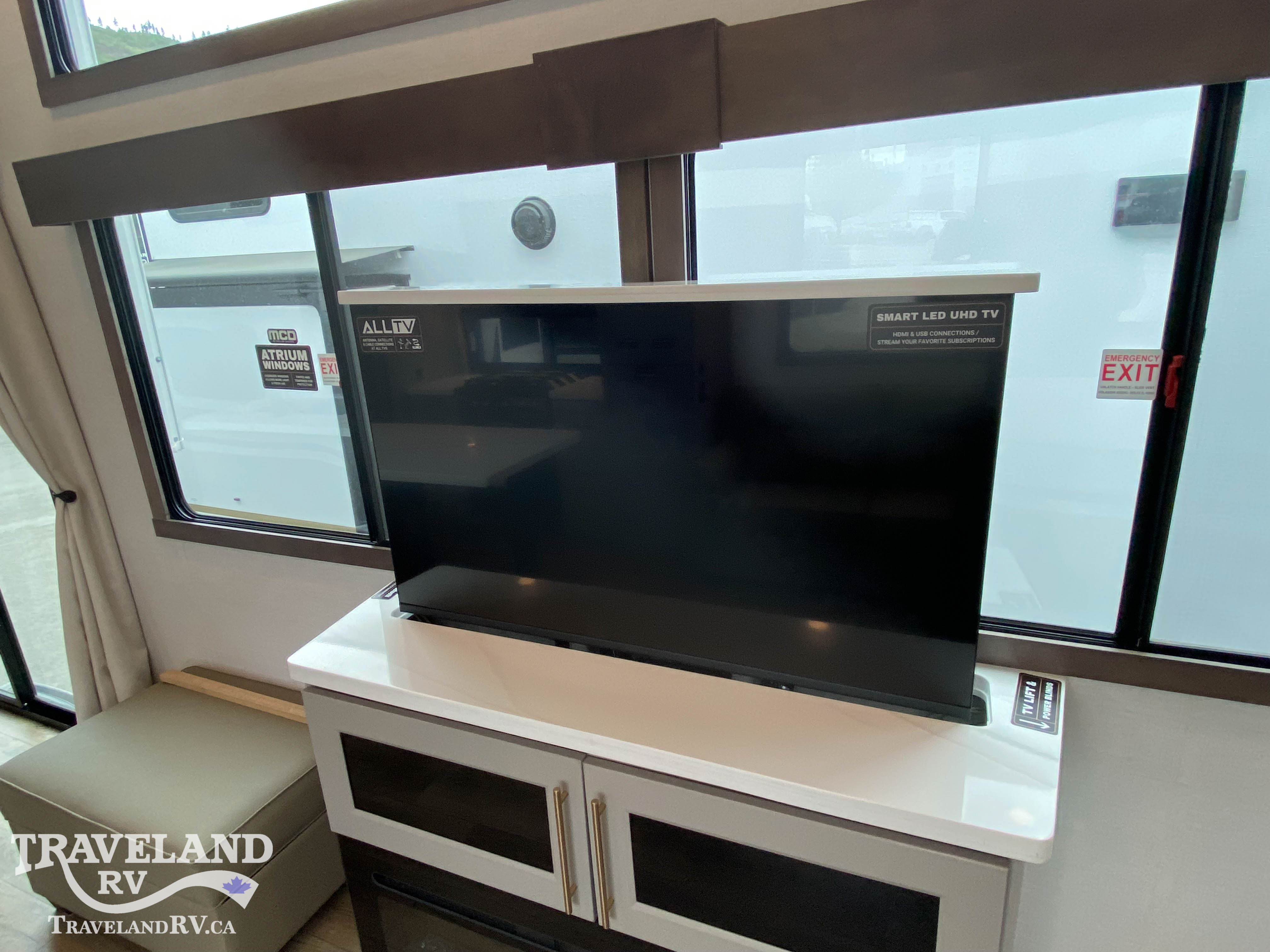 2026 Alliance RV Benchmark 44LFT - Image 9