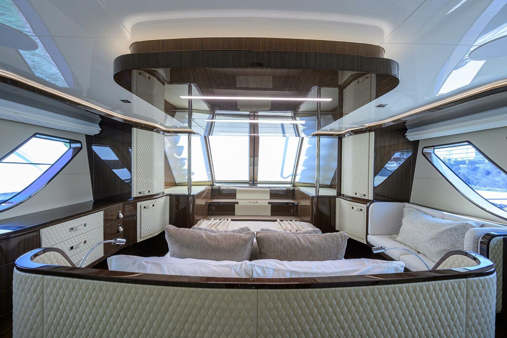 2023 Lazzara Yachts LSX 67 - Image 23