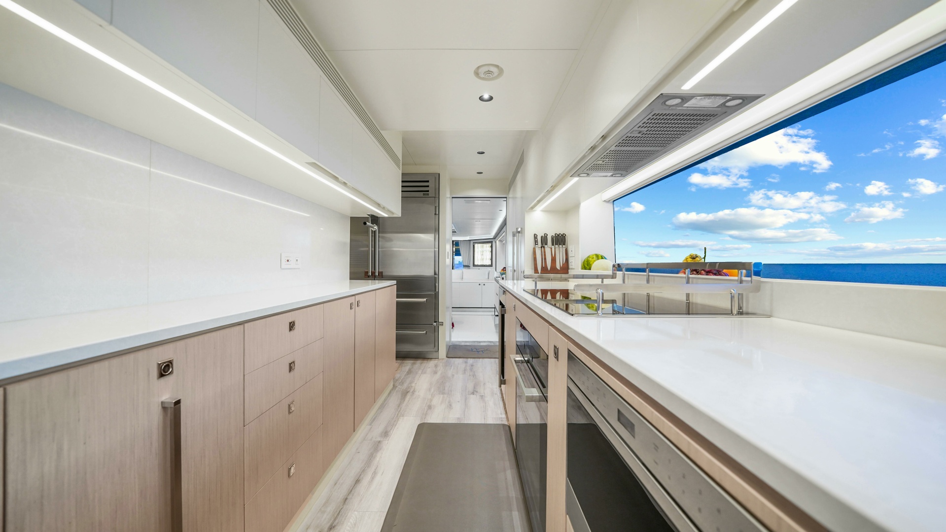 2025 Horizon Raised Pilothouse - Image 13