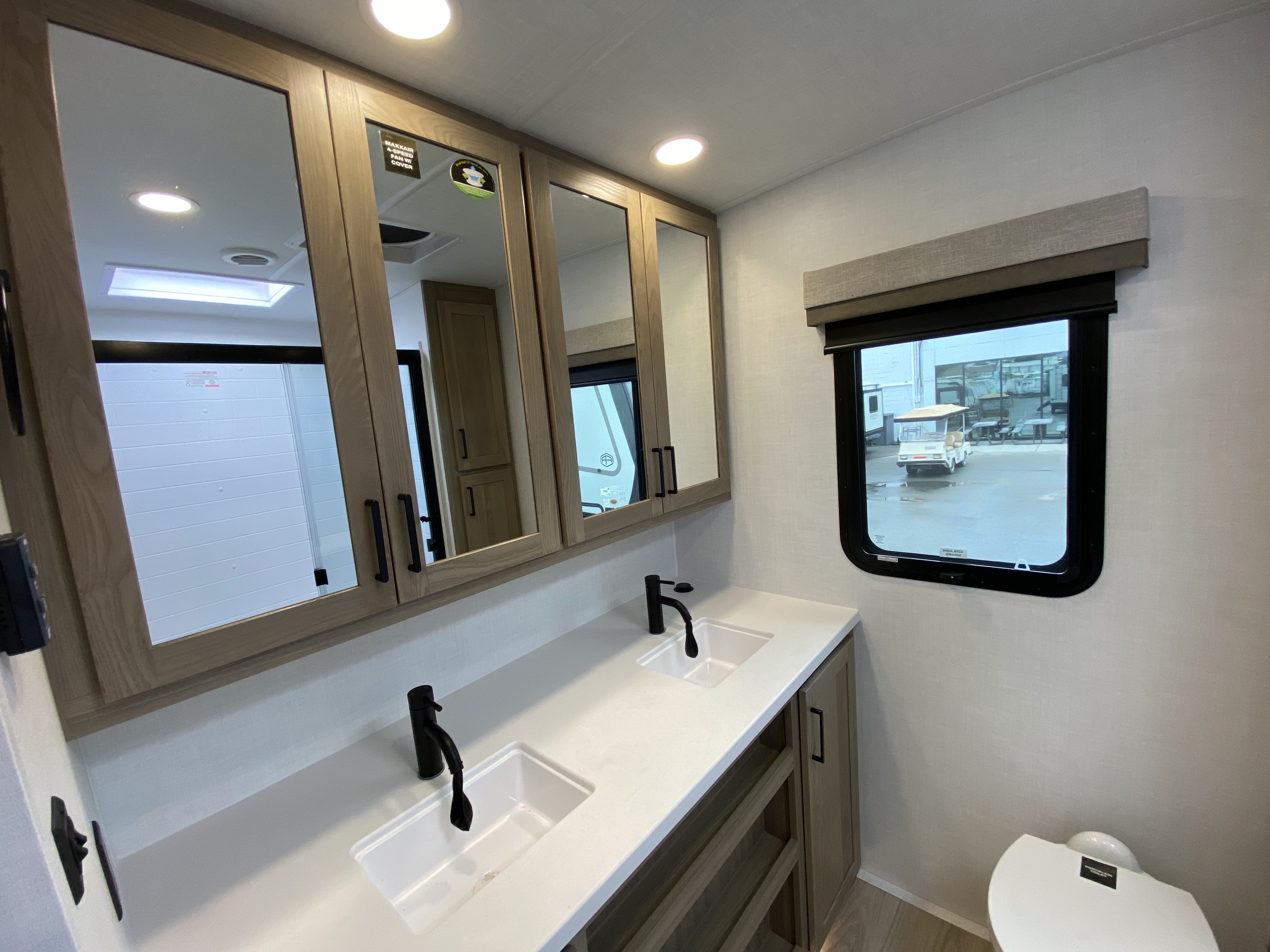 2027 Forest River Rockwood Ultra Lite 2623MBR - Image 22