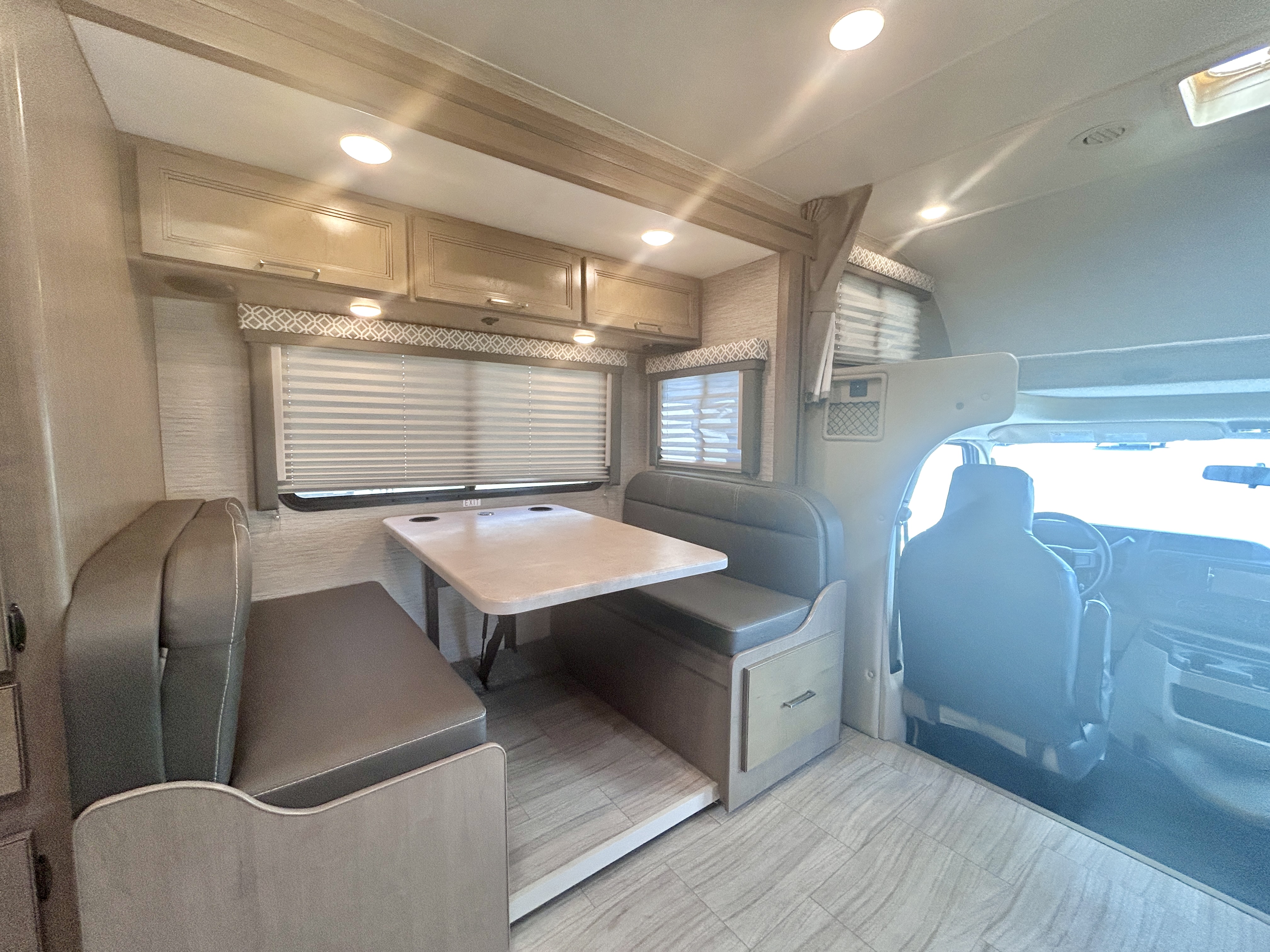 2022 Thor Motor Coach Coleman 24CM - Image 16