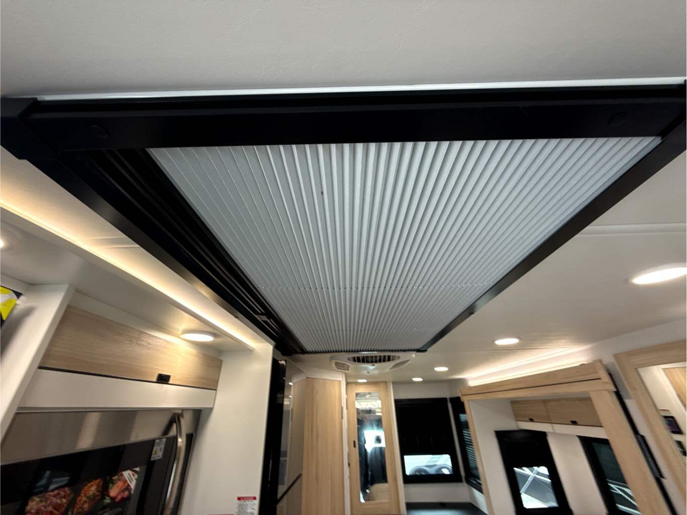 2027 JAYCO MELBOURNE PRESTIGE 25LP - Image 14