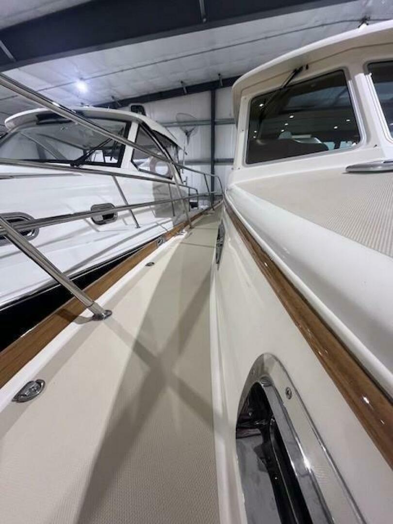 2011 Sabre 40 Sedan - Image 65