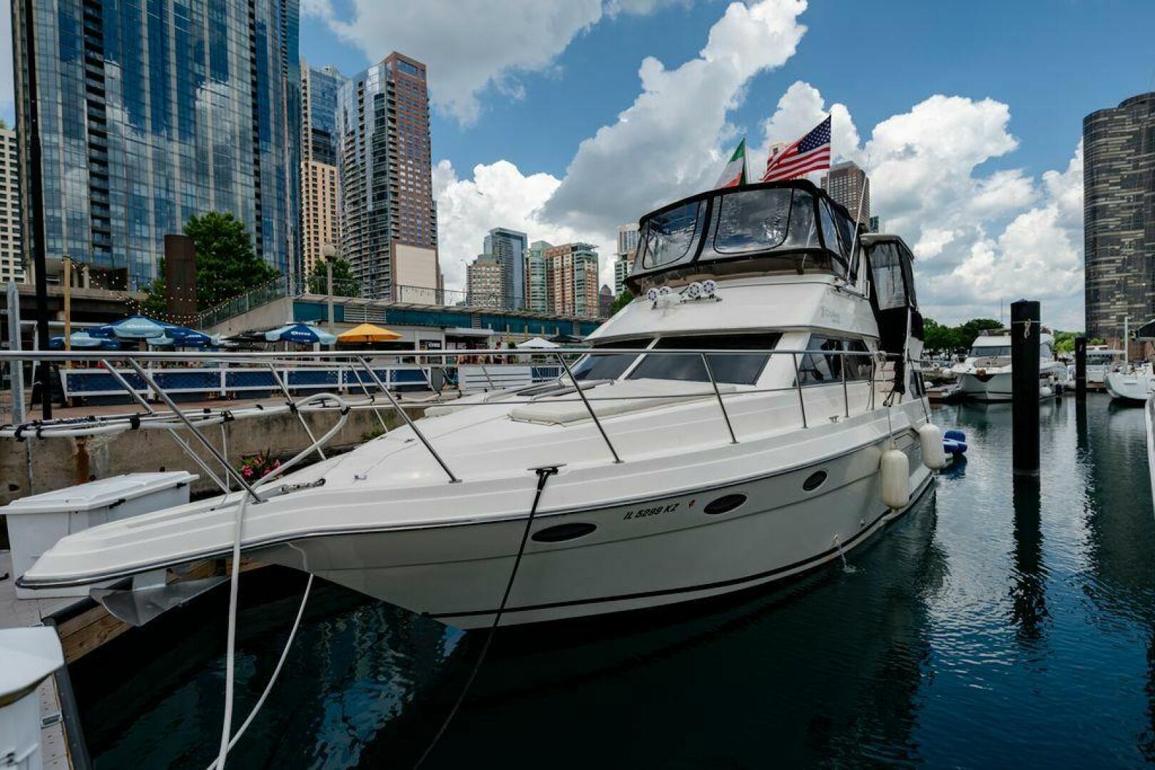 1991 Cruisers Yachts 3850 Aft Cabin - Image 3