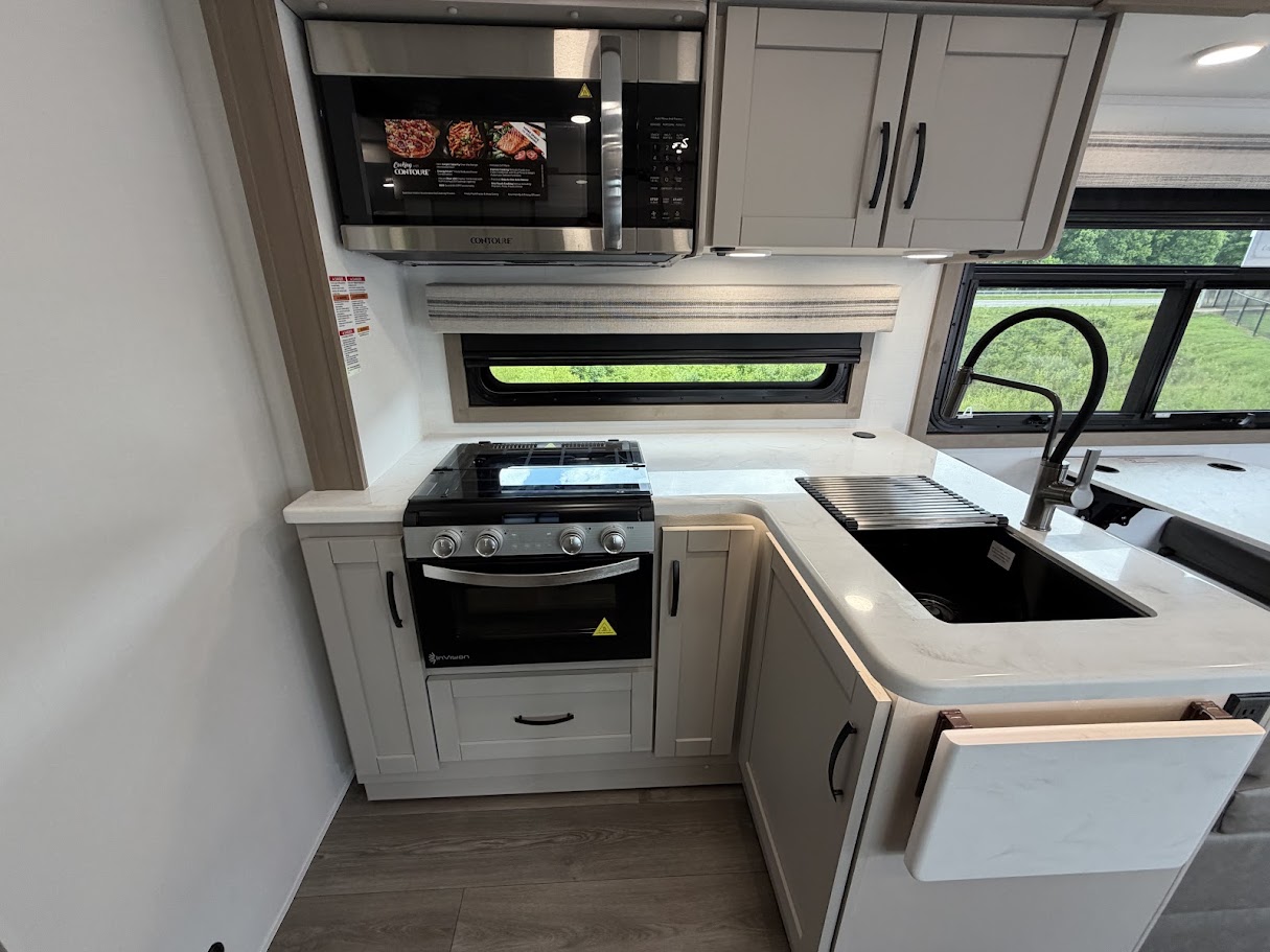 2027 JAYCO GREYHAWK XL 32U - Image 26