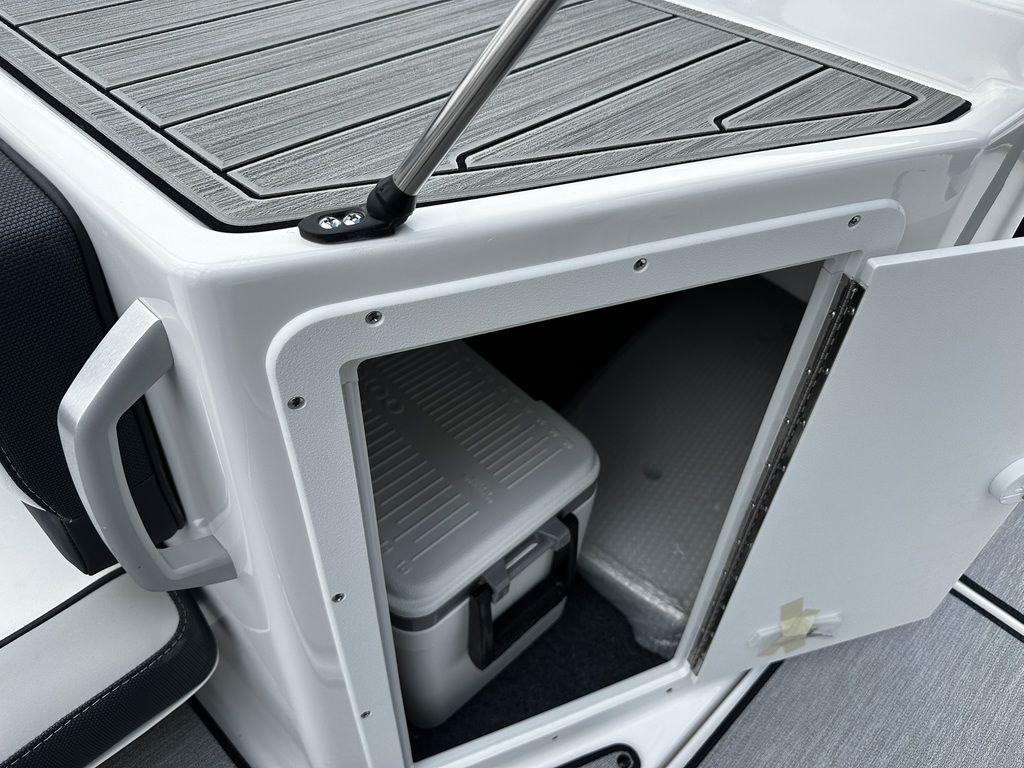 2025 Yamaha Boats AR195 - Image 20