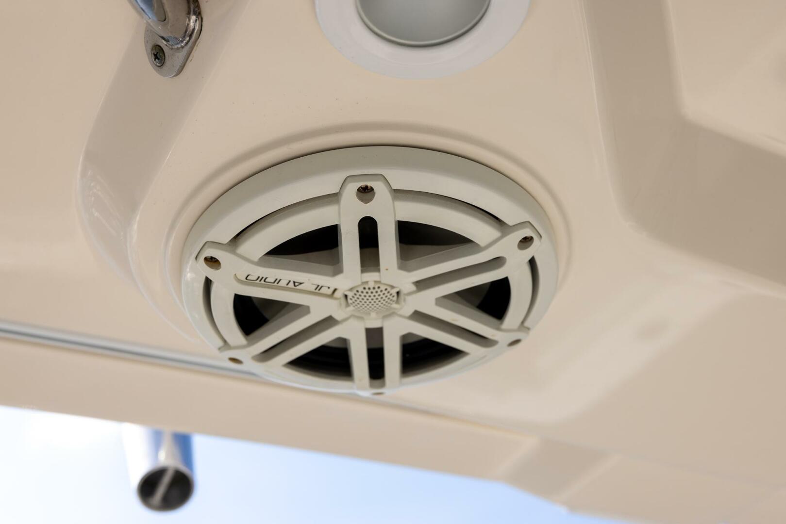 2012 Pursuit ST 310 Sport - Image 32