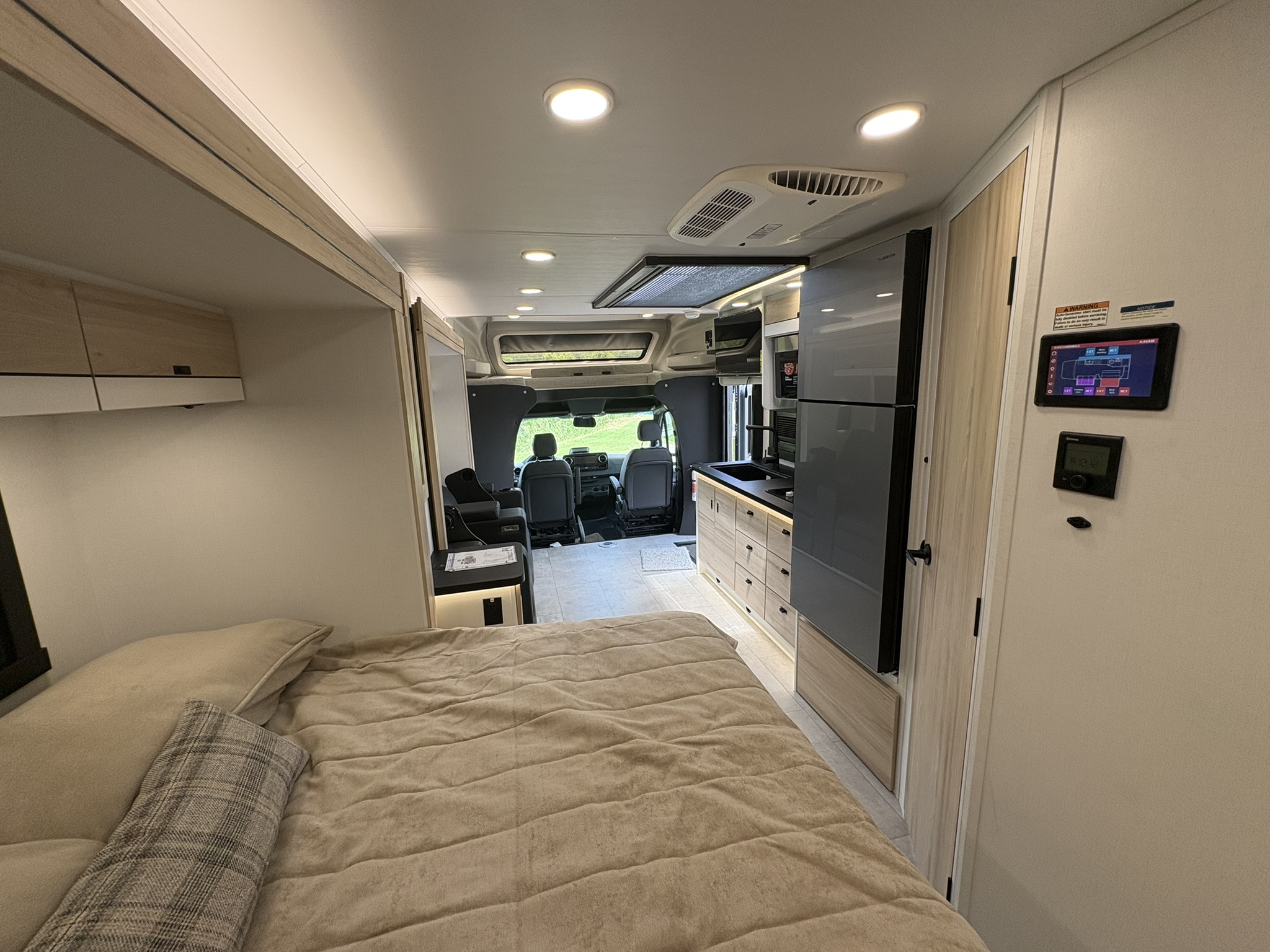 2027 JAYCO MELBOURNE PRESTIGE 25LP - Image 35