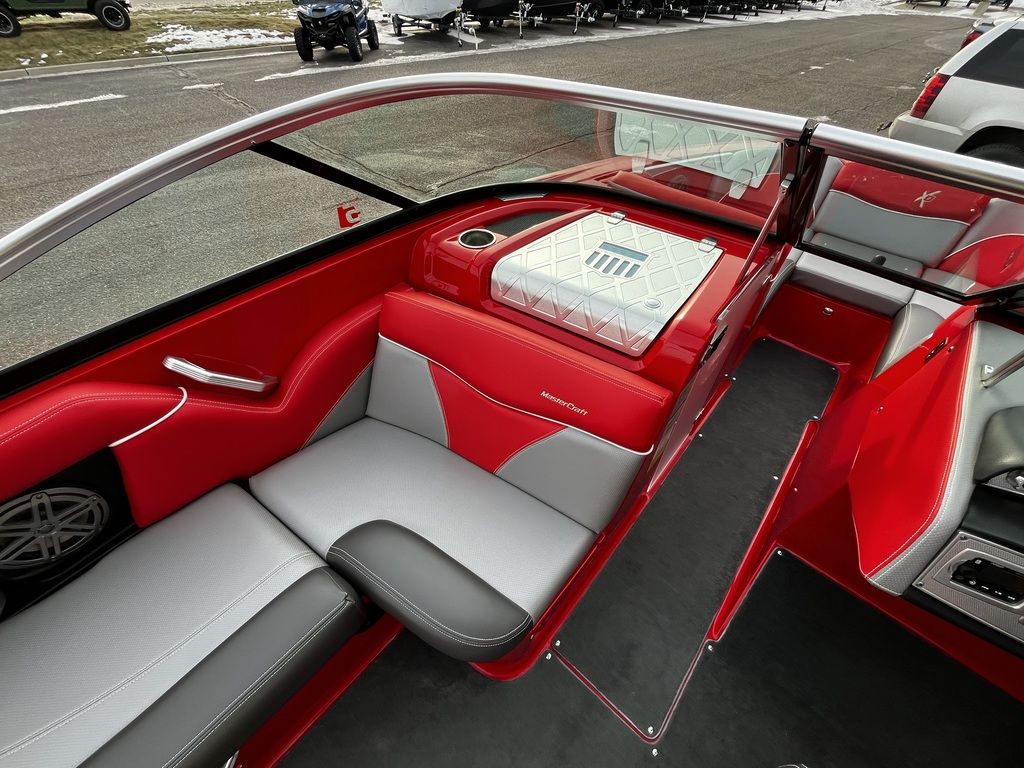2016 MasterCraft X2 - Image 24
