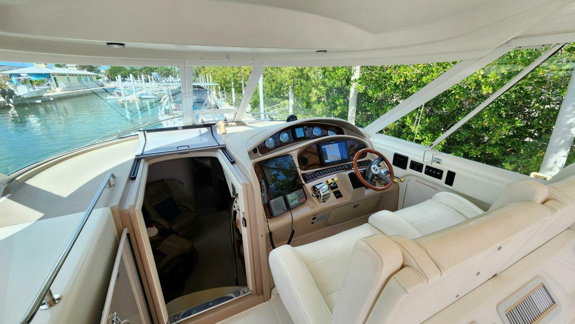 2004 Sea Ray 390 Motor Yacht - Image 28
