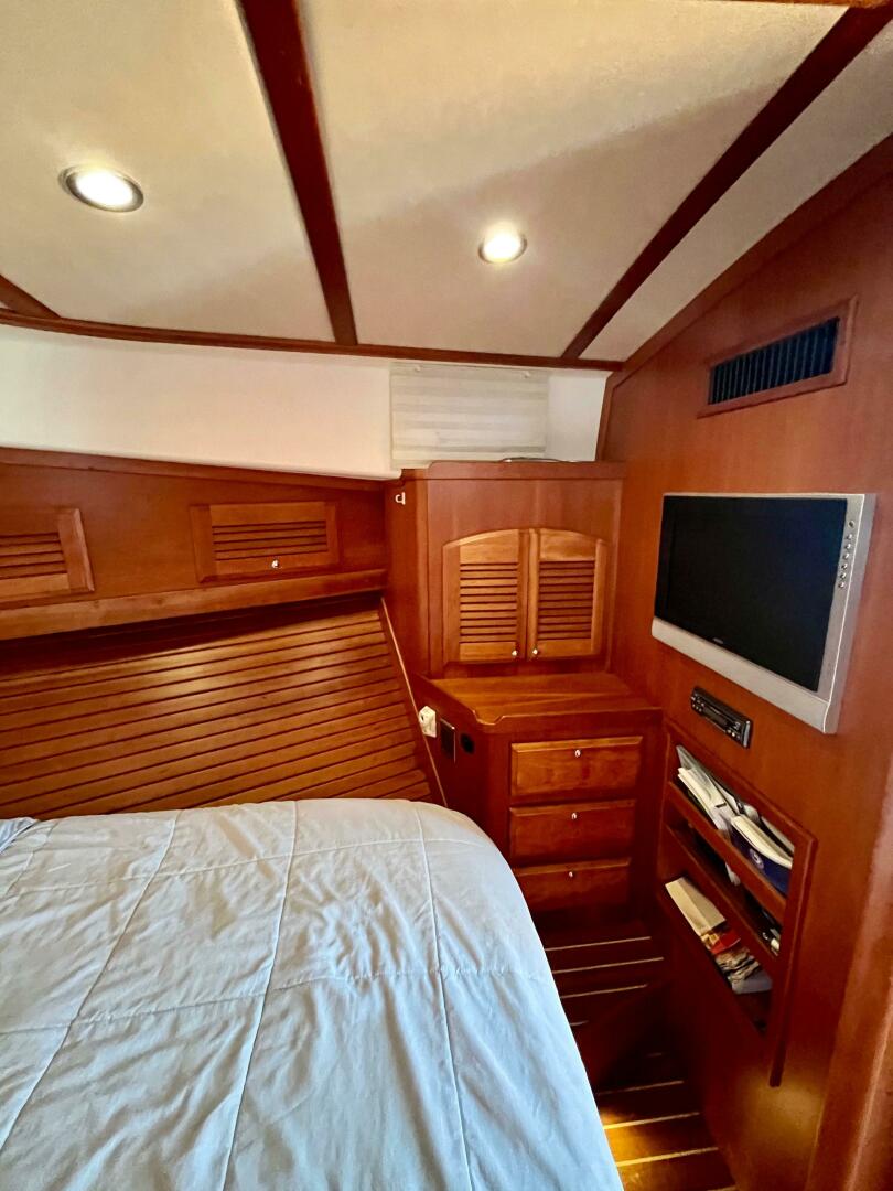2010 Sabre 40 Sedan - Image 33
