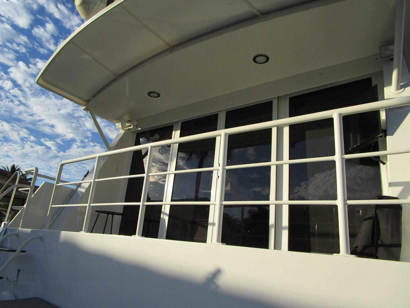 1990 Viking Cockpit Motor Yacht - Image 44