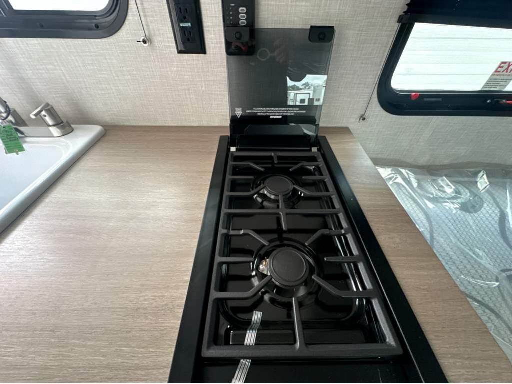 2026 VENTURE RV SIENNA 140VFD - Image 25