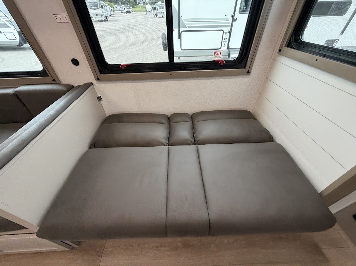 2027 JAYCO JAY FLIGHT 325BHT - Image 20
