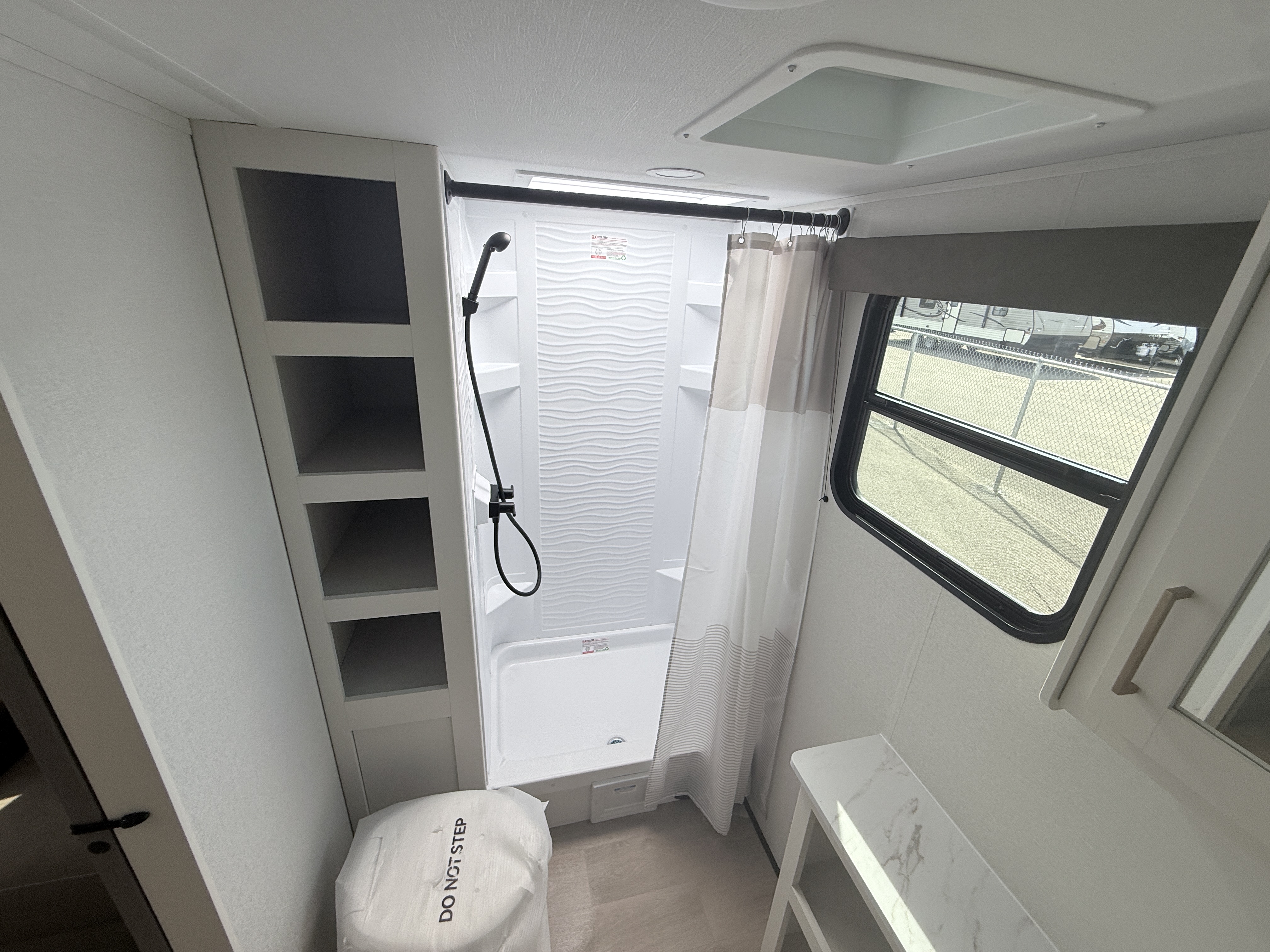 2026 GRAND DESIGN TRANSCEND 26RBX - Image 25