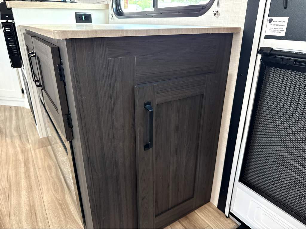 2027 VENTURE RV SIENNA 241VRD - Image 10