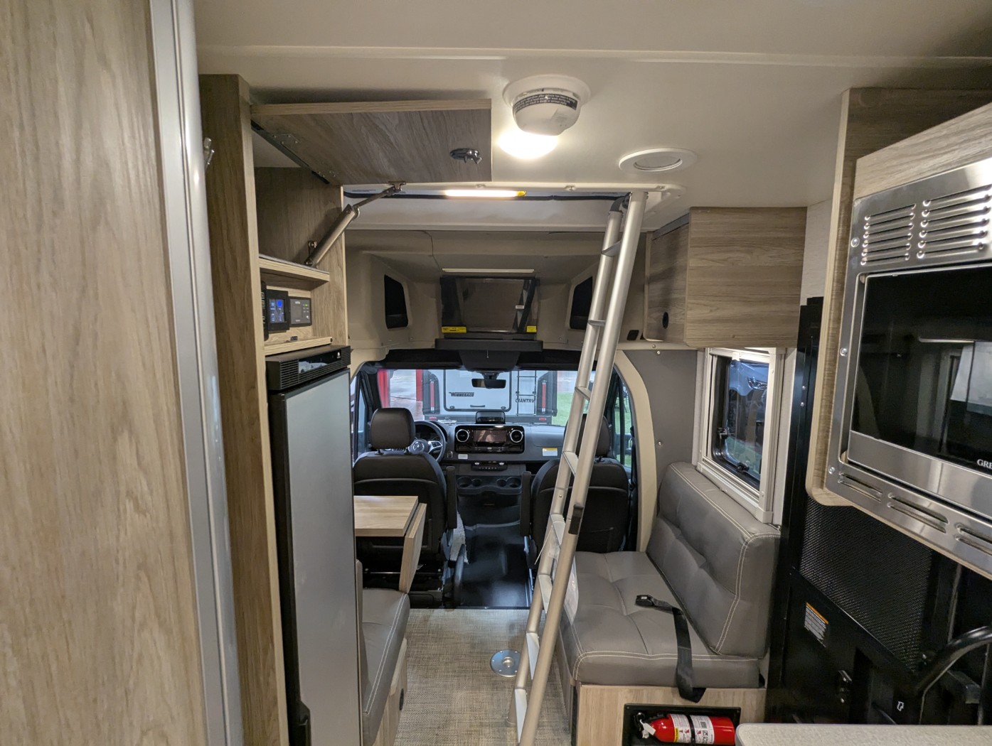 2027 Winnebago EKKO Sprinter 23B – Pop Top AWD - Image 41