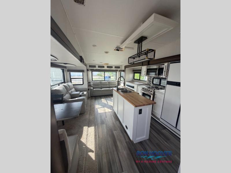 2022 FOREST RIVER CRUSADER 335RLP - Image 8