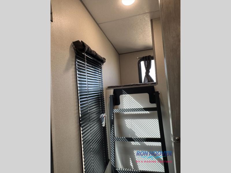 2026 COACHMEN 333DORM - Image 21