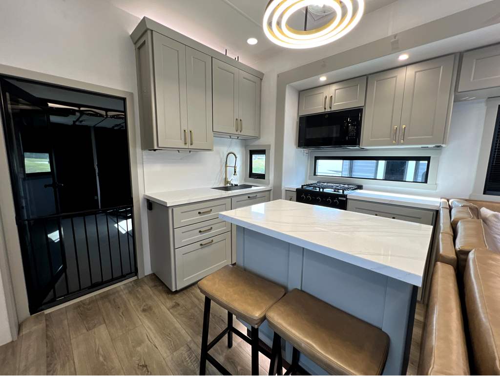 2025 BRINKLEY RV MODEL G 3950 - Image 9